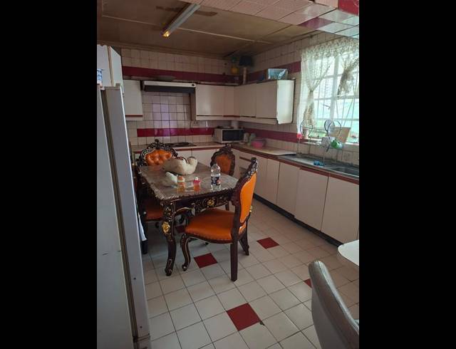 3 BEDROOM HOUSE FOR SALE IN MAYFAIR